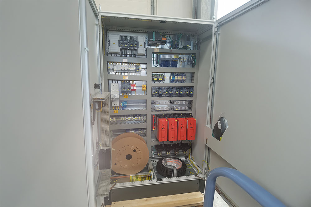 ARI-contact-Great-Wall-China-Seilbahnanlage-Steuerung