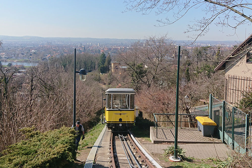 ARI-contact-Standseilbahn-Dresden-Fahrt